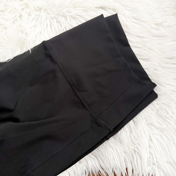 LULULEMON | Wunder Under High-Rise Crop Scallop Full-On Luxtreme Black | Size 16 - Picture 7 of 10